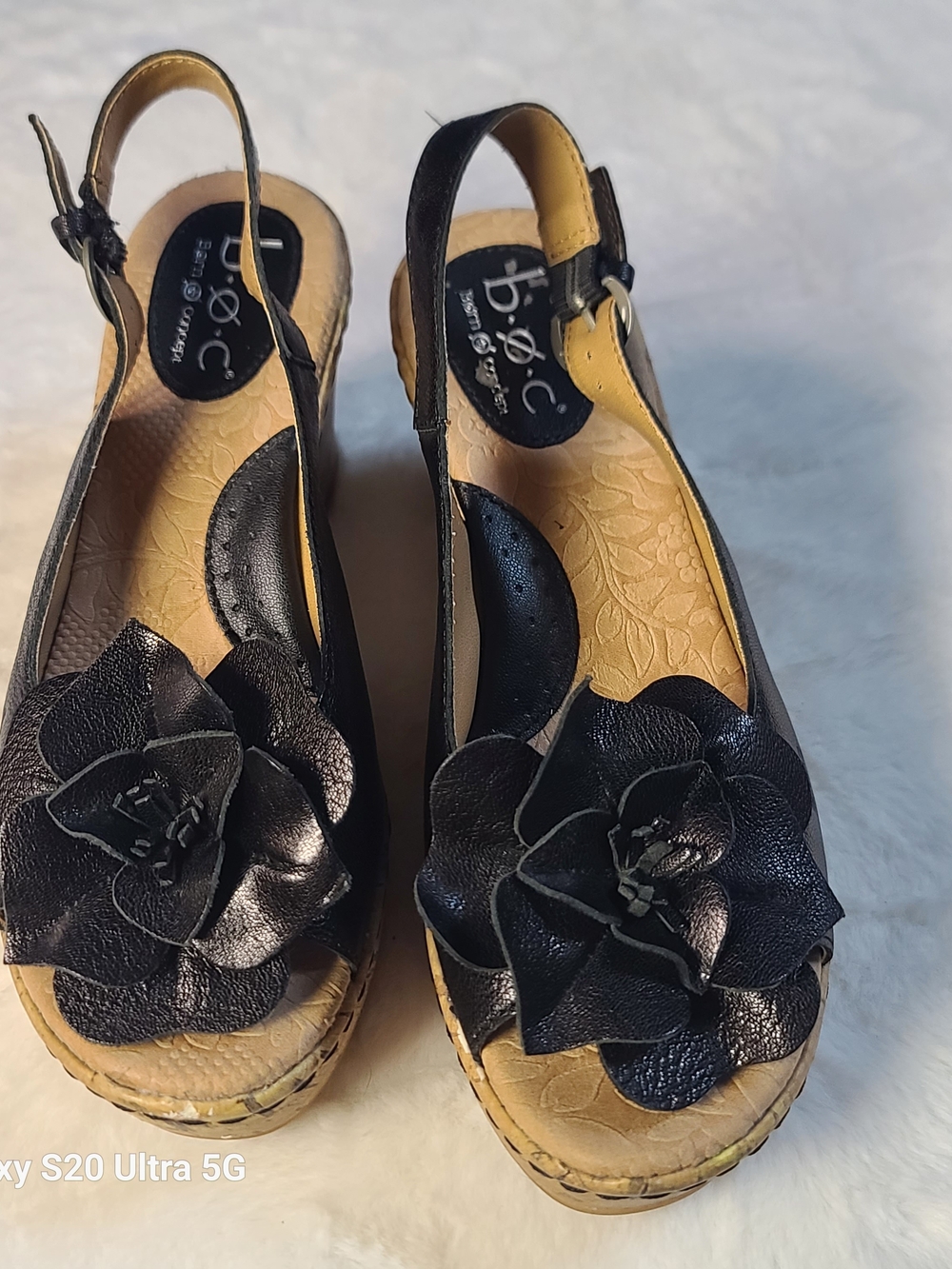 b.o.c. Women's Black Floral Slingback Wedge Sandals